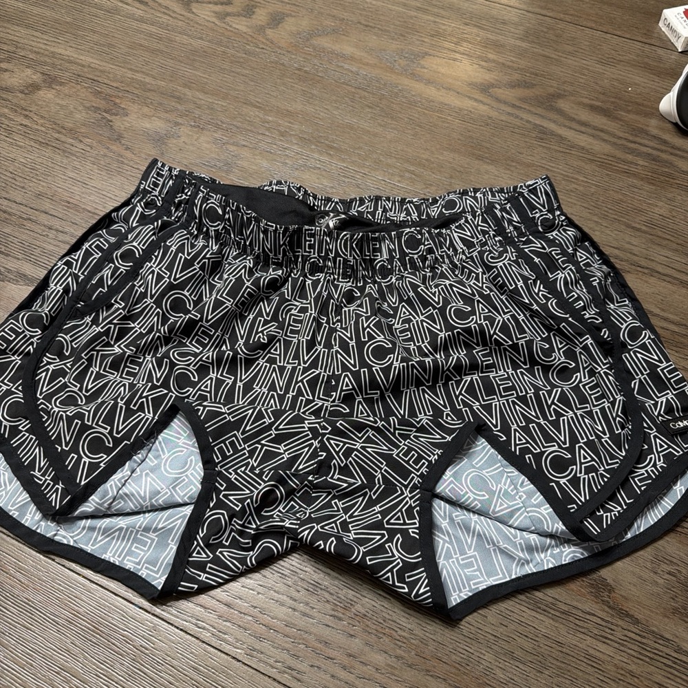 Calvin Klein Black and White Logo Athletic Shorts Size LARGE